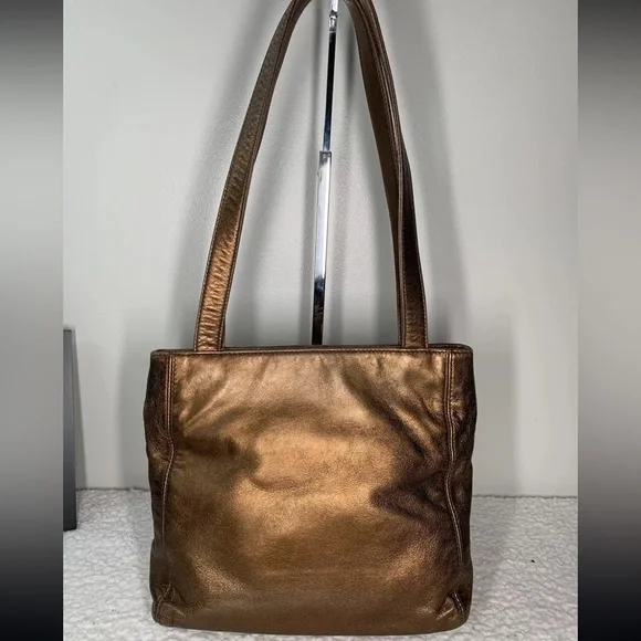 🛑SOLD🛑Vintage, Chanel Bronze Leather Small Tote - Picture 2 of 9